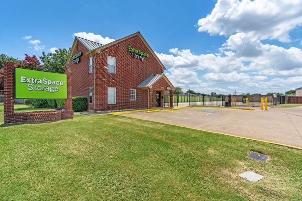 Photo of Extra Space Storage - 3143 - North Richland Hills - Davis Blvd