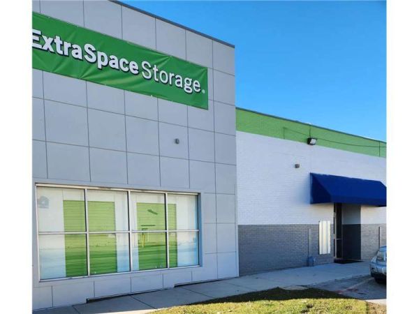 Photo of Extra Space Storage - 3459 - Chicago - 4500 W Grand Ave