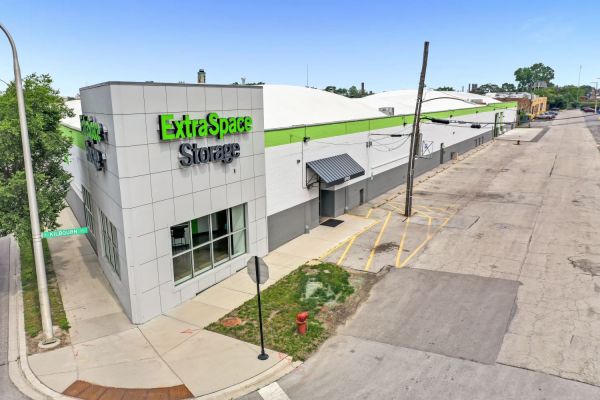 Photo of Extra Space Storage - 3459 - Chicago - 4500 W Grand Ave