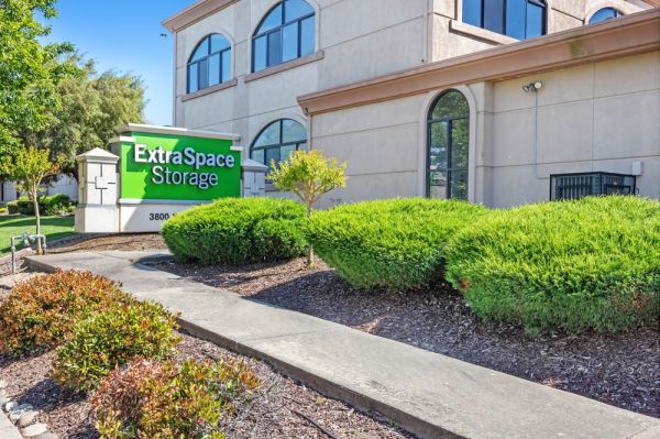 Photo of Extra Space Storage - 3511 - Sacramento - Bayou Way