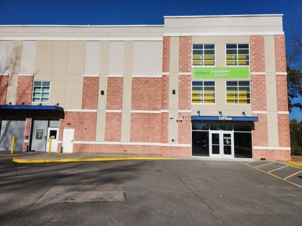 Photo of Extra Space Storage - 3538 - Glen Allen - Tom Leonard Dr