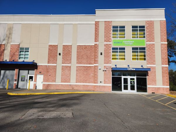 Photo of Extra Space Storage - 3538 - Glen Allen - Tom Leonard Dr