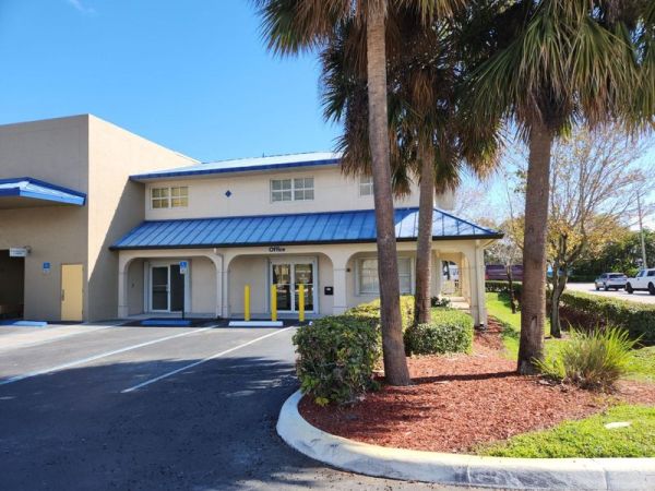 Photo of Extra Space Storage - 3621 - Oakland Park - 3001 N Dixie Hwy