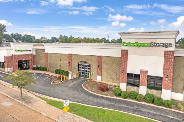 Photo of Extra Space Storage - 3743 - St Louis - Chippewa St
