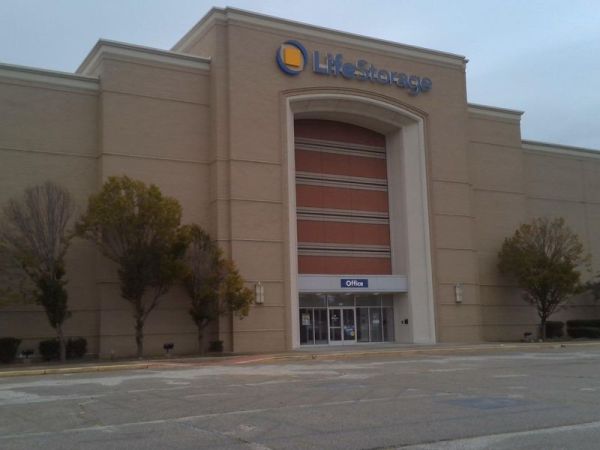 Photo of Life Storage - 4011 - Richmond Heights - Richmond Rd