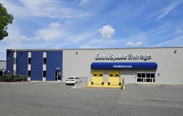 Photo of Extra Space Storage - 4176 - Springfield - Fisk Ave