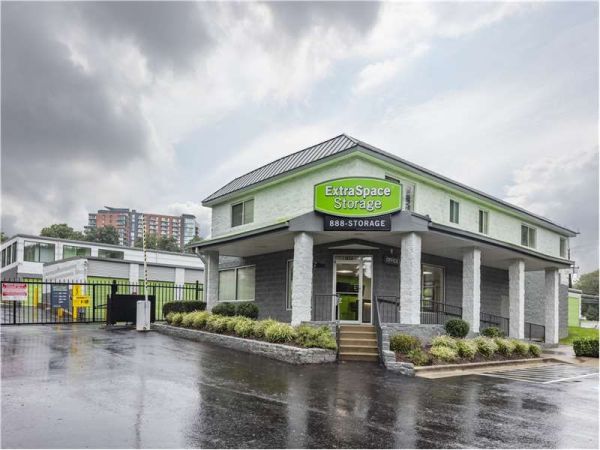 Photo of Extra Space Storage - 0380 - Rockville - 11850 Parklawn Dr