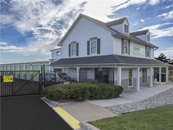 Photo of Extra Space Storage - 0412 - Farmington Hills - Grand River Ave