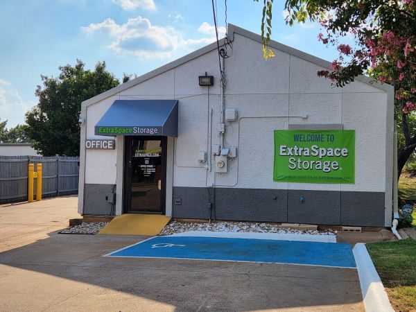 Photo of Extra Space Storage - 3067 - Arlington - Little School Rd