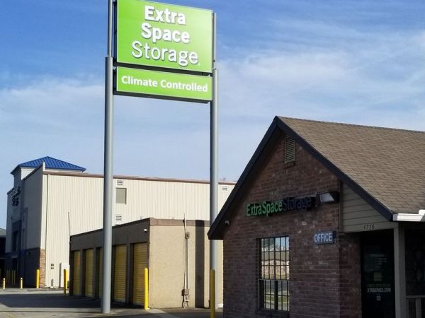 Photo of Extra Space Storage - 3207 - Baton Rouge - Florida Blvd.