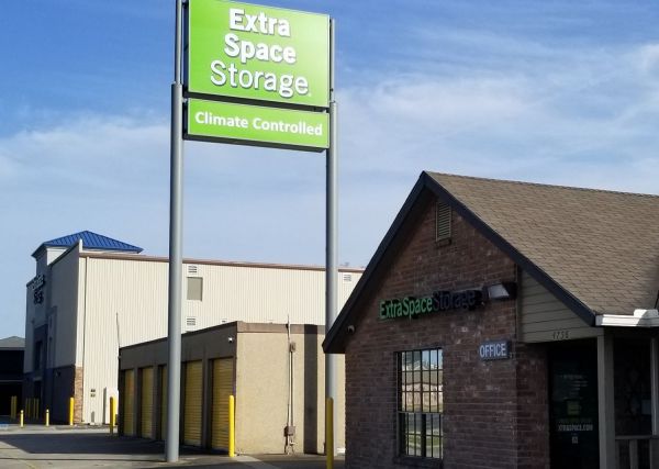 Photo of Extra Space Storage - 3207 - Baton Rouge - Florida Blvd.