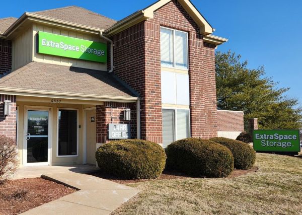Photo of Extra Space Storage - 3225 - St Louis - Manchester Ave