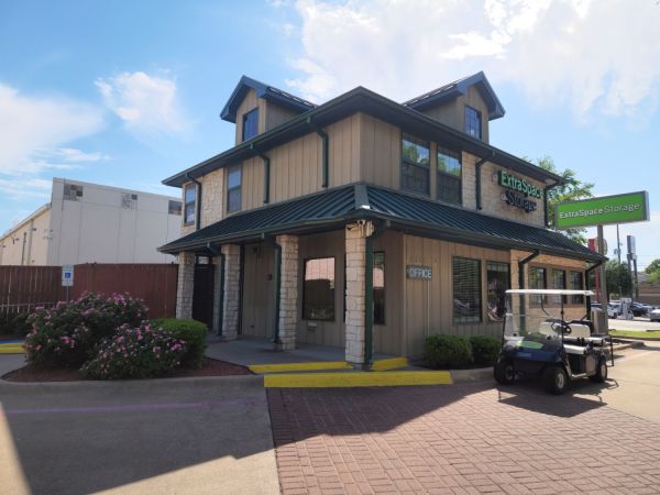 Photo of Extra Space Storage - 3229 - Dallas - Manderville Ln
