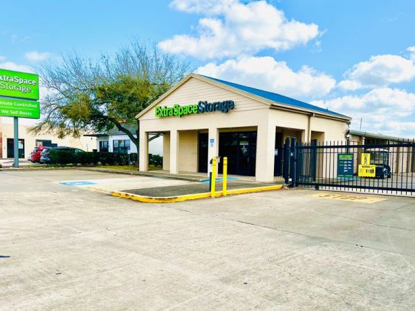 Photo of Extra Space Storage - 3290 - Deer Park - Center Street