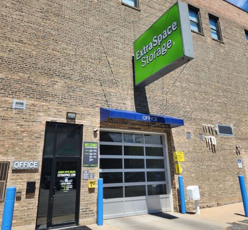 Photo of Extra Space Storage - 3334 - Chicago - Broadway St