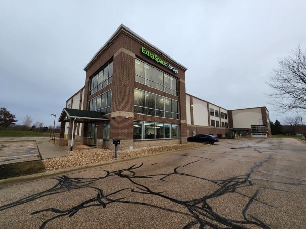 Photo of Extra Space Storage - 3443 - Algonquin - Algonquin Rd