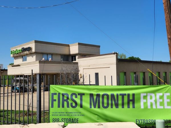 Photo of Extra Space Storage - 3573 - Garland - Broadway Blvd