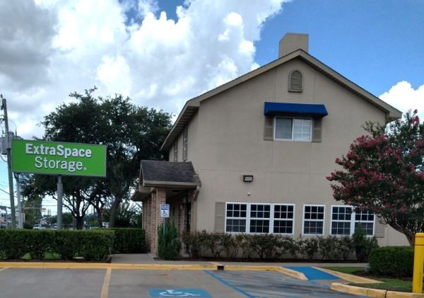 Photo of Extra Space Storage - 3768 - Houston - Long Point Rd