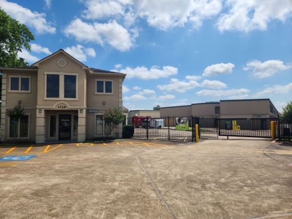 Photo of Extra Space Storage - 3796 - Pearland - 1729 Broadway St