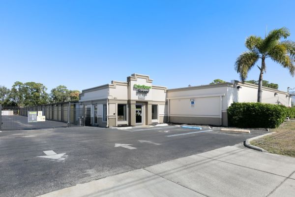 Photo of Extra Space Storage - 3851 - Sarasota - Bee Ridge Rd