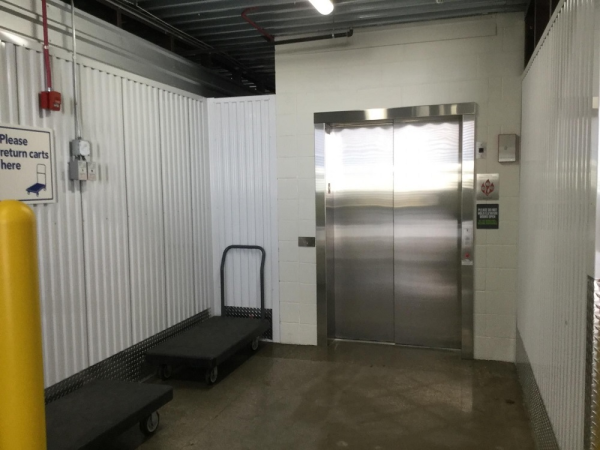 Photo of Extra Space Storage - 3863 - Franklin - 27th St
