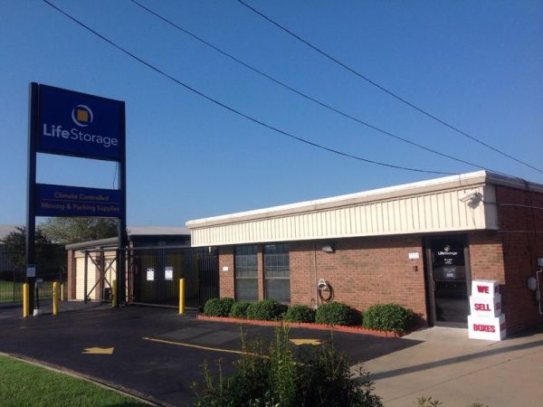 Photo of Life Storage - 4051 - Jackson - 6011 I-55 North