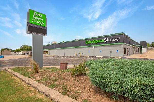 Photo of Extra Space Storage - 6046 - Broken Arrow - Kenosha St