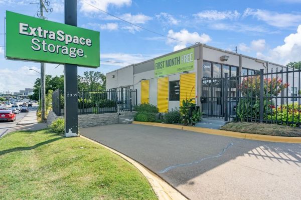 Photo of Extra Space Storage - 6097 - Dallas - 2339 Inwood Rd