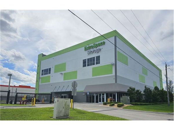 Photo of Extra Space Storage - 7574 - Miami - 137th Ave