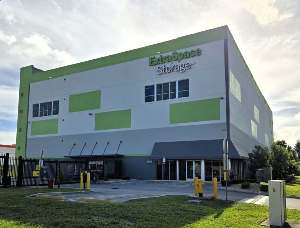 Photo of Extra Space Storage - 7574 - Miami - 137th Ave