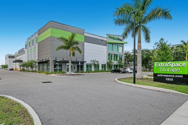 Photo of Extra Space Storage - 7781 - St Petersburg - 1855 32nd St N
