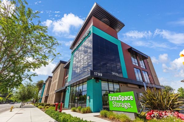 Photo of Extra Space Storage - 7976 - San Jose - 1799 Oakland Rd