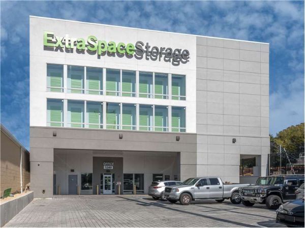 Photo of Extra Space Storage - 8847 - Washington DC - Mount Olivet Road