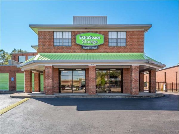 Photo of Extra Space Storage - 0298 - Memphis - Poplar Ave