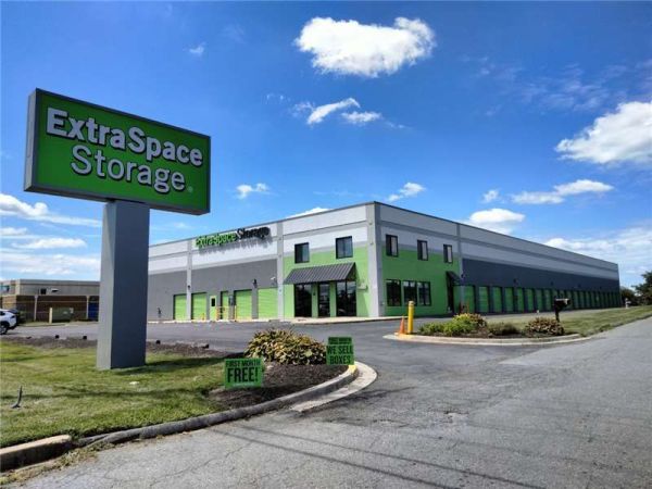 Photo of Extra Space Storage - 8442 - Gaithersburg - Woodfield Rd