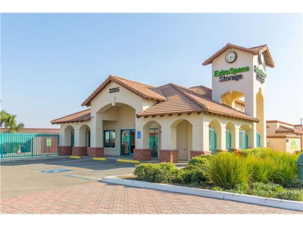 Photo of Extra Space Storage - 8530 - Rialto - Locust Ave