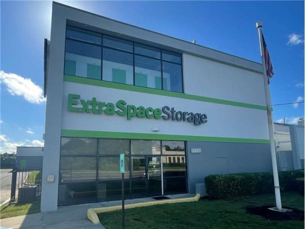 Photo of Extra Space Storage - 7203 - Huntington Station - Oakwood Rd
