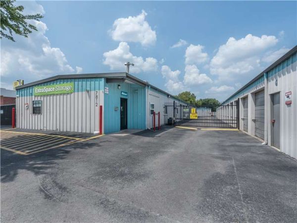 Photo of Extra Space Storage - 7456 - Fort Worth - Camp Bowie W Blvd