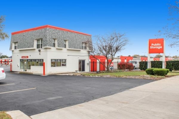 Photo of Public Storage - Wheeling - 211 N Elmhurst Rd