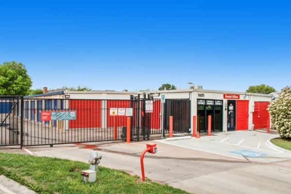 Photo of Public Storage - Arlington - 1601 Harwell Dr