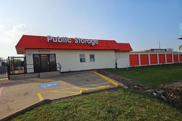 Photo of Public Storage - Dallas - 7227 S R L Thornton Fwy