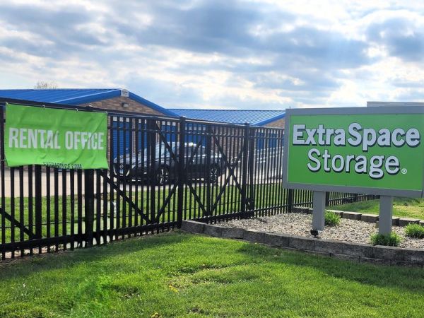 Photo of Extra Space Storage - 2166 - Troy - Plummer Business Dr