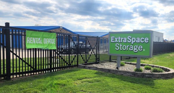 Photo of Extra Space Storage - 2166 - Troy - Plummer Business Dr