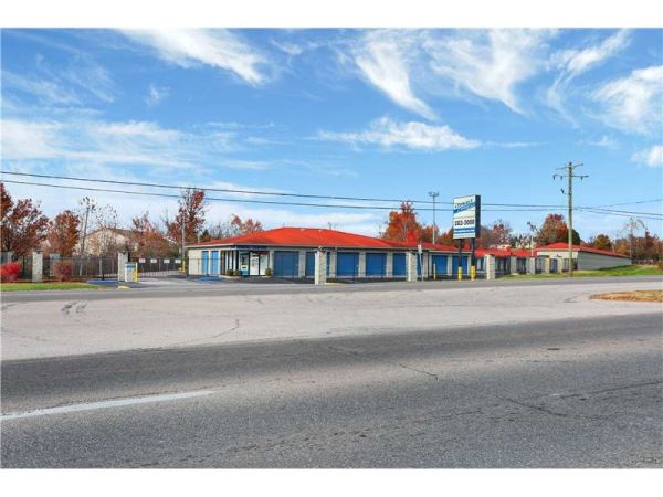 Photo of Extra Space Storage - 2189 - Jeffersonville - 10th St.