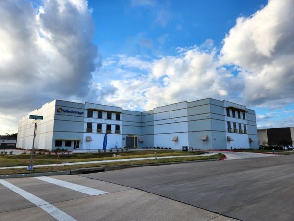 Photo of Extra Space Storage - 4251 - Richmond - Park Westheimer Blvd