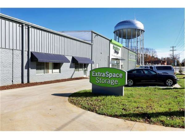 Photo of Extra Space Storage - 7993 - Burlington - Park Ave
