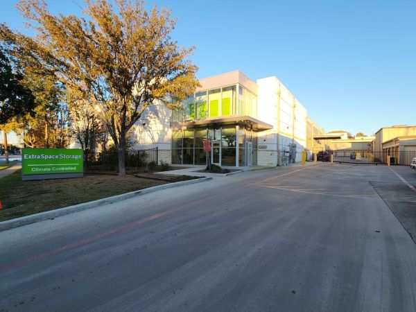 Photo of Extra Space Storage - 3233 - San Antonio - Broadway St