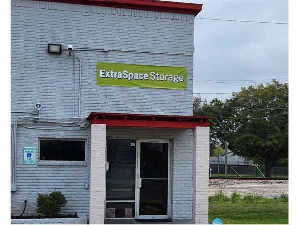 Photo of Extra Space Storage - 6411 - Houston - Alabonson Rd