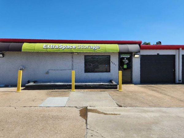 Photo of Extra Space Storage - 6413 - Houston - Boone Rd