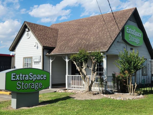 Photo of Extra Space Storage - 6406 - Deer Park - Marie St